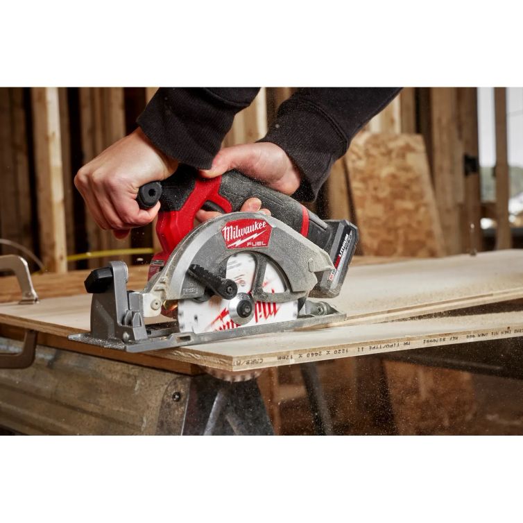 Milwaukee M12 FUEL 5-3/8