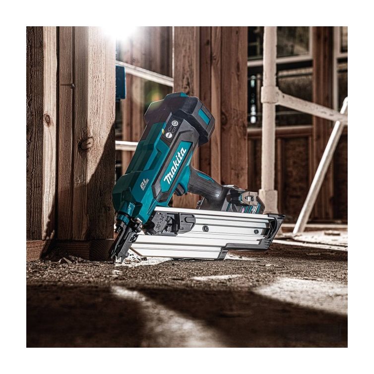 MakMak17です！ Makita 40Vmax XGT Brushless 3-1/2