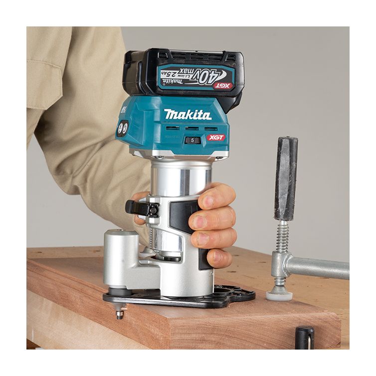 Makita 40V MAX XGT Brushless Cordless Compact Router with AWS